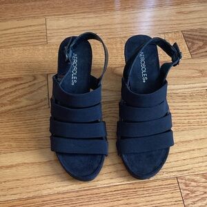 NWOB! AEROSOLES Black Strappy Open-Toe Wedge Sandals